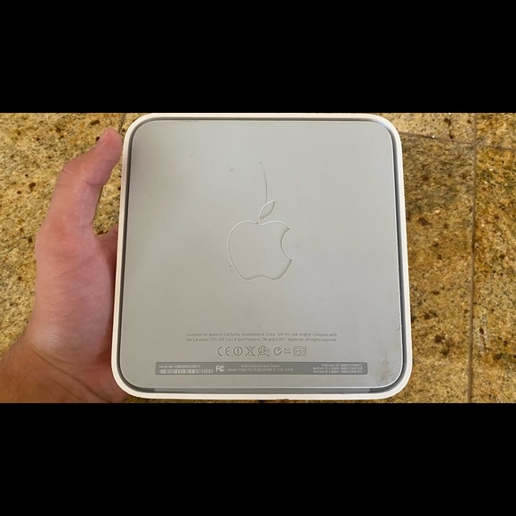 Apple A1408 Airport Extreme Base Station 5th
Gen WirelessRouter and - Picture 6 of 16